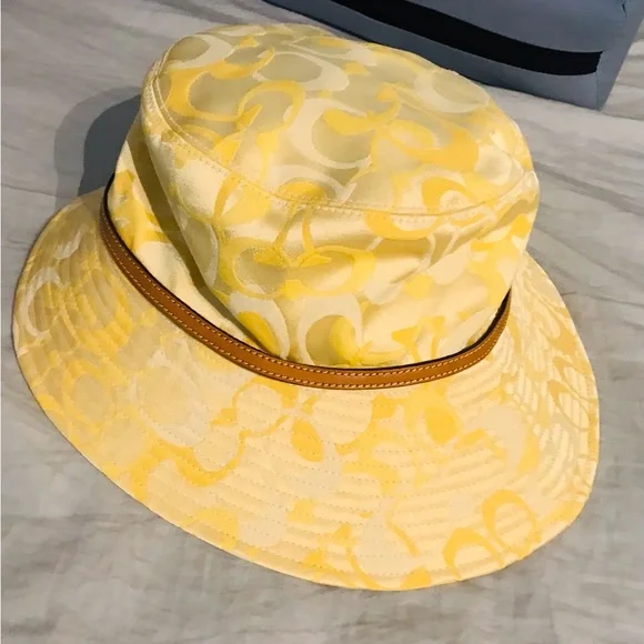 Coach hat - Picture 2 of 3